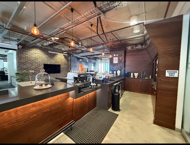 30M² SERVICED OFFICE TO LET IN ROSEBANK